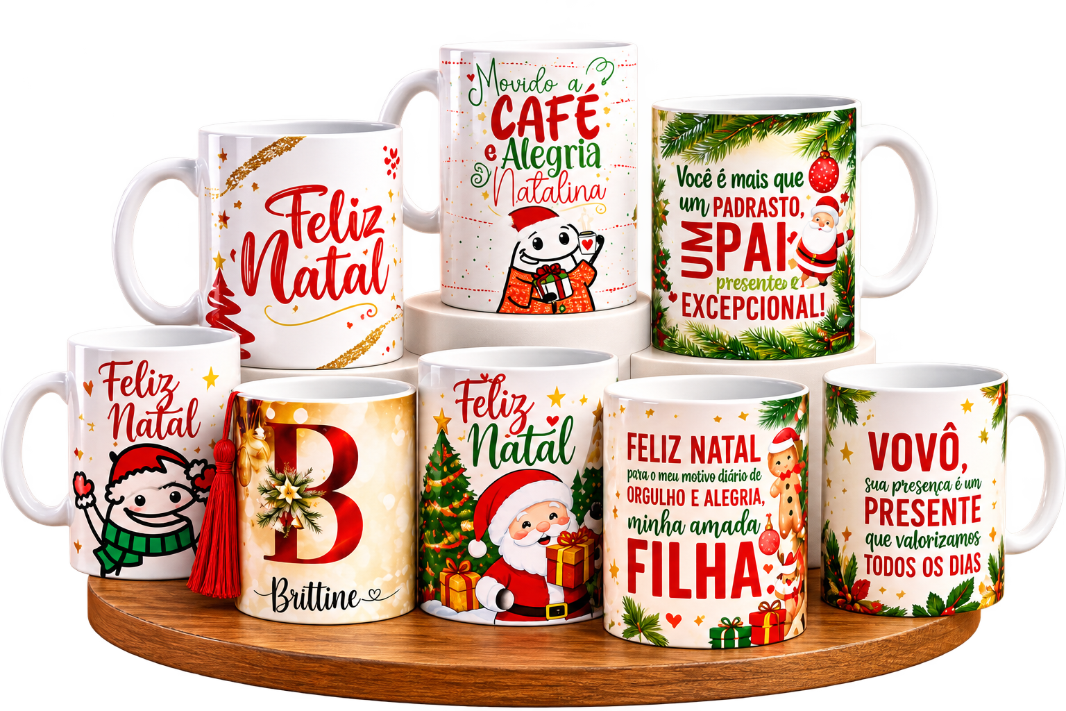 Canecas personalizadas com artes natalinas em um display de madeira